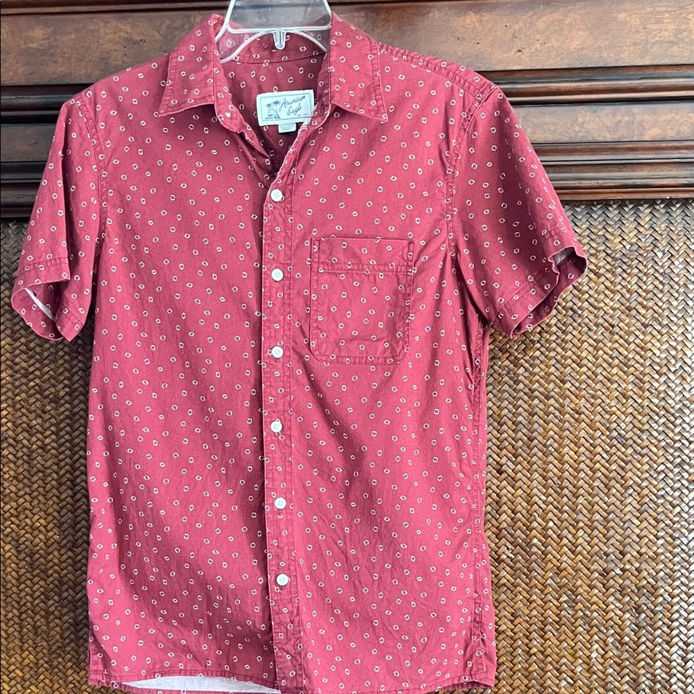 American Eagle Outfitters Maroon Patterned Button-Down Shirt